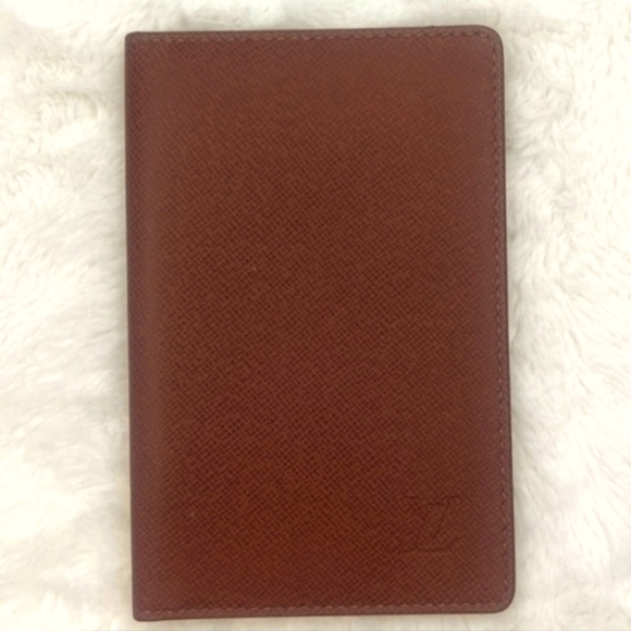 ✨️LOUIS VUITTON TAIGA LEATHER  ID CARD HOLDER - Picture 14 of 15